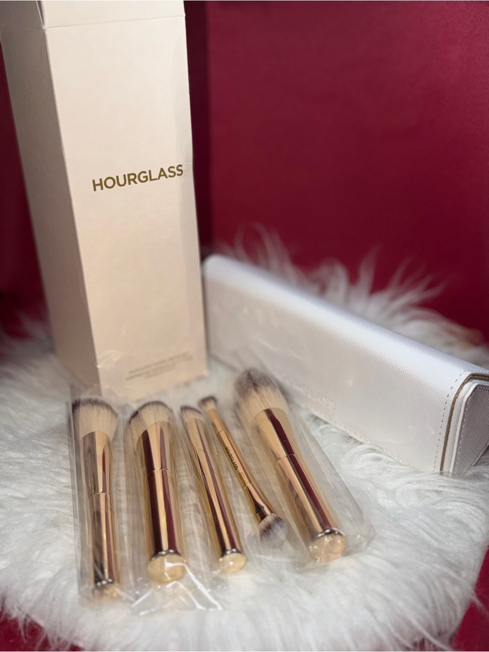 Hourglass Elegant Beige Gift Box